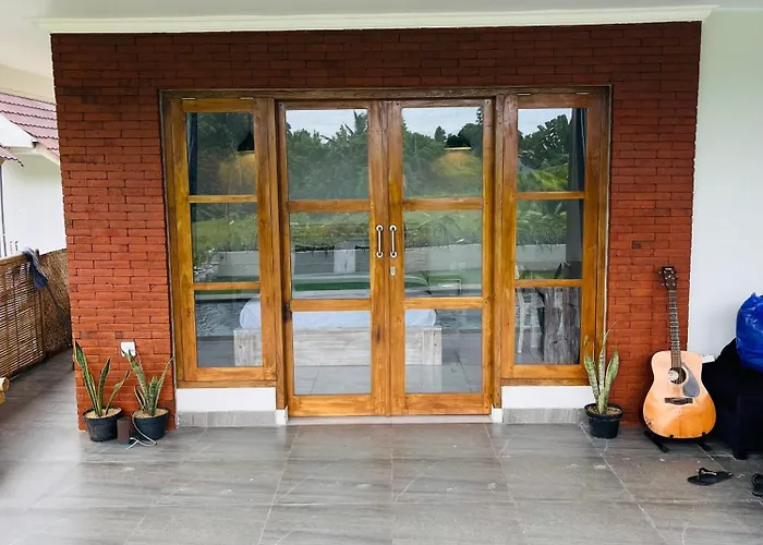 Yastra Garden House بيت ضيافة أوبود